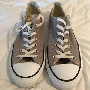 Men’s Converse All Star canvas tennis shoes